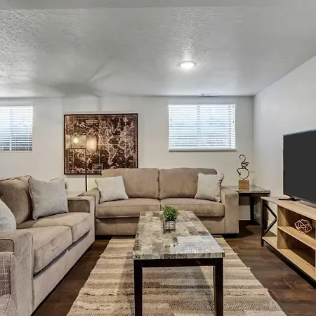 Renovated Unit Near Famous Trails 10 Min Drive-2